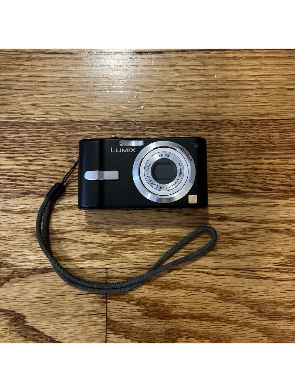 Panasonic Lumix DMC-FX12 7.2MP Digital Camera Powers On Untested Error